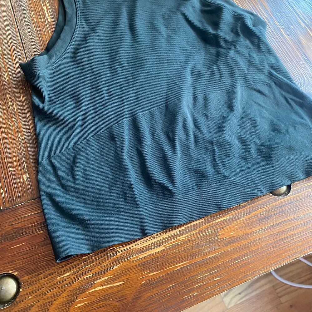 LNDR Women's Power Crop Tank Top size XS - S Olive Green $69 - Picture 3 of 13